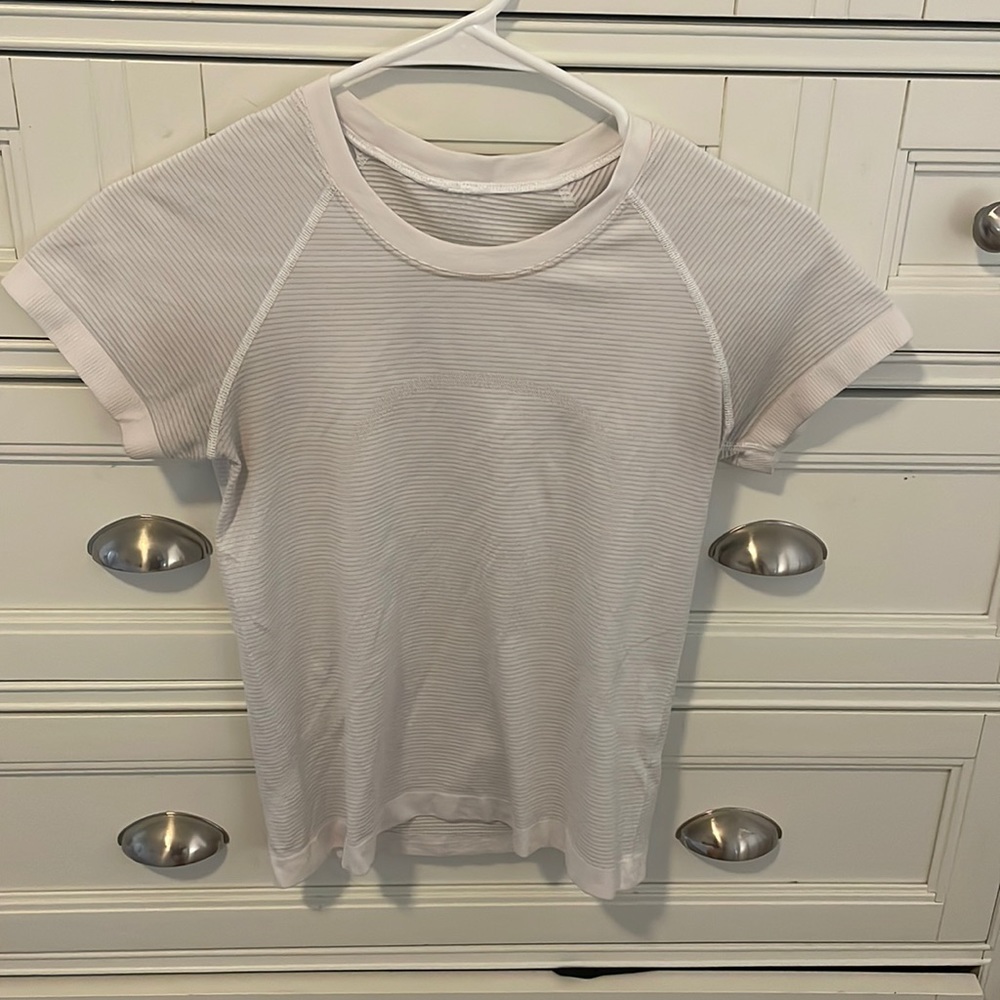 Lululemon Swiftly Tech Short Sleeve